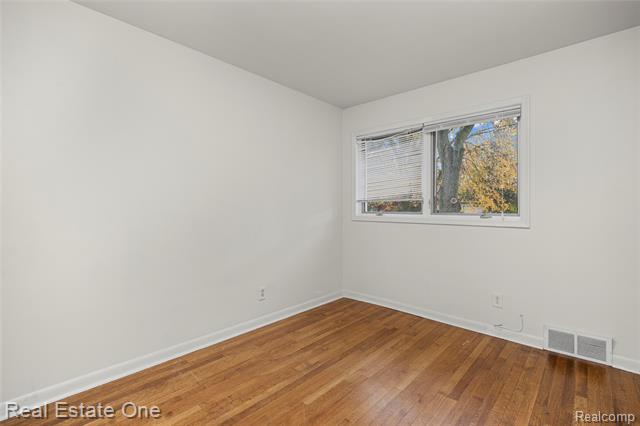 Builiding view sixteen for 2360 Pine View, West Bloomfield, MI. 48324