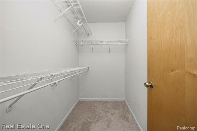 Builiding view twenty four for 2360 Pine View, West Bloomfield, MI. 48324