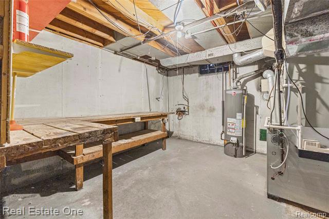 Builiding view twenty nine for 2360 Pine View, West Bloomfield, MI. 48324