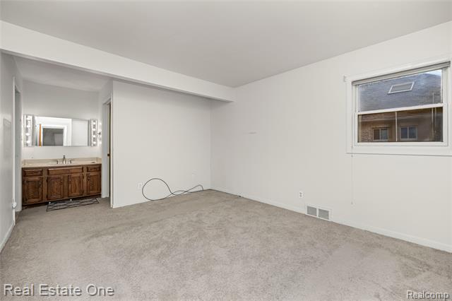 Builiding view twenty one for 2360 Pine View, West Bloomfield, MI. 48324