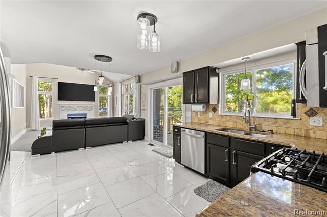 Builiding view eleven for 2420 Baltimore, Commerce Township, MI. 48382