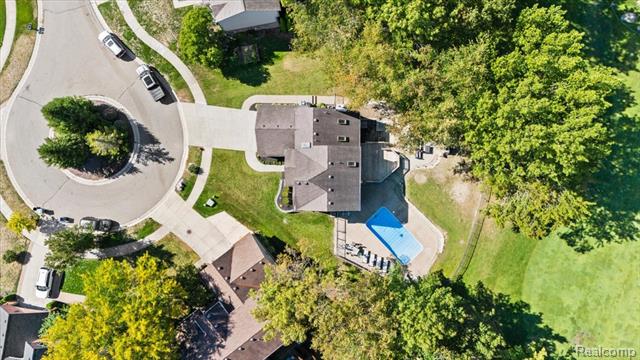 Builiding view thirty four for 2420 Baltimore, Commerce Township, MI. 48382