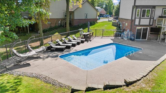 Builiding view thirty one for 2420 Baltimore, Commerce Township, MI. 48382