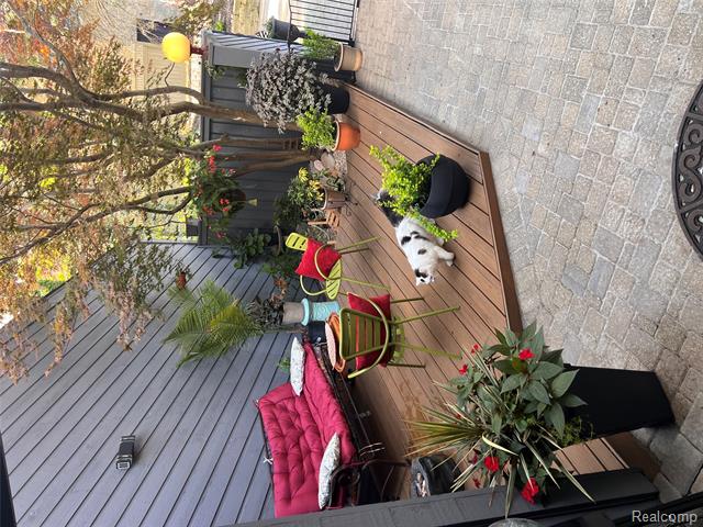 Builiding view seven for 2501 Doleman, West Bloomfield, MI. 48324