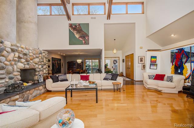 Builiding view thirteen for 2501 Doleman, West Bloomfield, MI. 48324