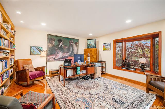 Builiding view thirty four for 2501 Doleman, West Bloomfield, MI. 48324