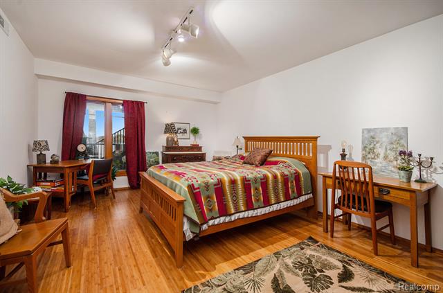 Builiding view thirty six for 2501 Doleman, West Bloomfield, MI. 48324