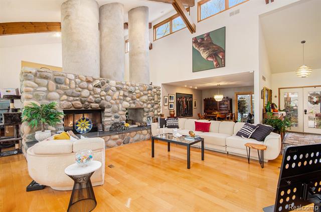 Builiding view twelve for 2501 Doleman, West Bloomfield, MI. 48324