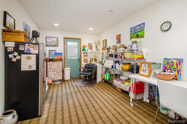 Builiding view twenty four for 2501 Doleman, West Bloomfield, MI. 48324