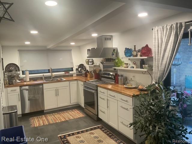 Builiding view eight for 3202 Pridham, Keego Harbor, MI. 48320