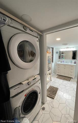 Builiding view fifteen for 3202 Pridham, Keego Harbor, MI. 48320