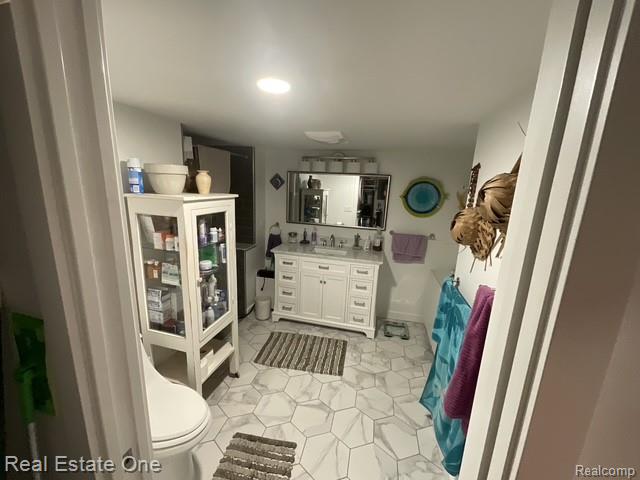 Builiding view fourteen for 3202 Pridham, Keego Harbor, MI. 48320