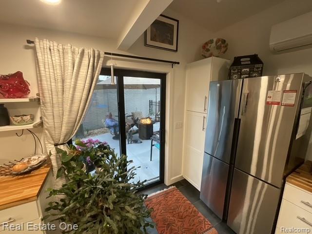 Builiding view nine for 3202 Pridham, Keego Harbor, MI. 48320