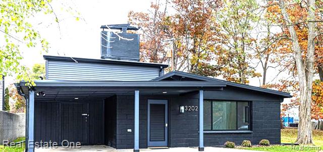 Builiding view one for 3202 Pridham, Keego Harbor, MI. 48320