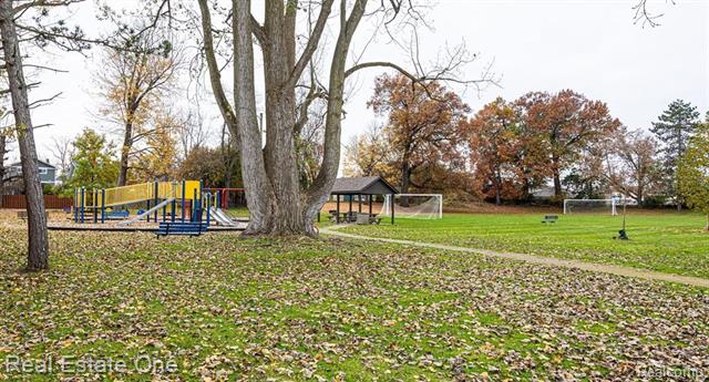 Builiding view twenty three for 3202 Pridham, Keego Harbor, MI. 48320