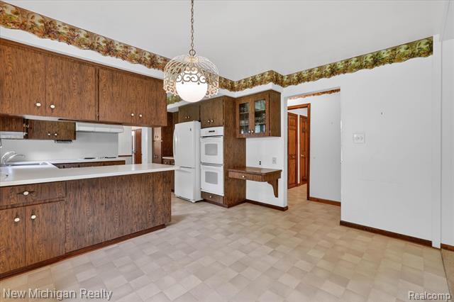 Builiding view fifteen for 1325 Pine Grove, Milford, MI. 48381