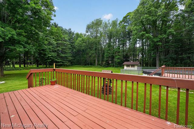 Builiding view forty eight for 1325 Pine Grove, Milford, MI. 48381