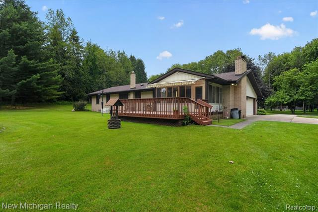 Builiding view forty nine for 1325 Pine Grove, Milford, MI. 48381