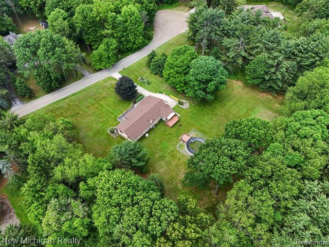 Builiding view sixty one for 1325 Pine Grove, Milford, MI. 48381