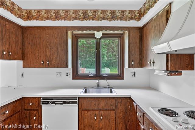 Builiding view twelve for 1325 Pine Grove, Milford, MI. 48381
