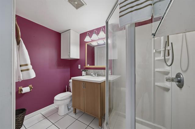 Builiding view seventeen for 2329 Fordham, Keego Harbor, MI. 48320