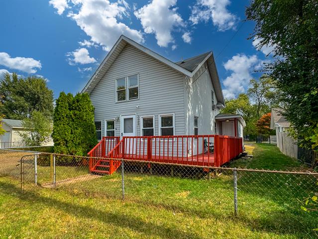 Builiding view two for 2329 Fordham, Keego Harbor, MI. 48320