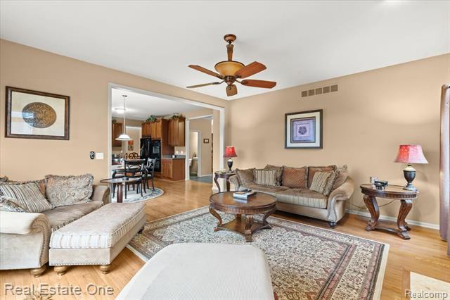 Builiding view sixteen for 539 Olivia, Milford, MI. 48381