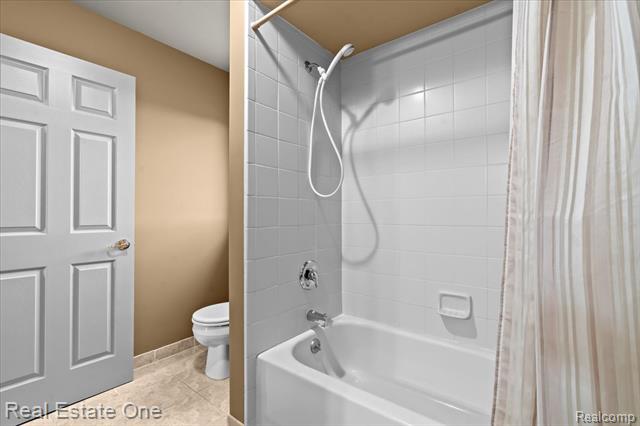 Builiding view thirty one for 539 Olivia, Milford, MI. 48381