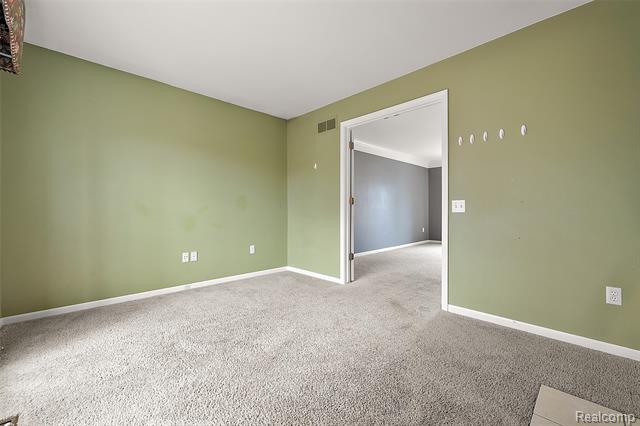 Builiding view fourteen for 5699 Applegrove, West Bloomfield, MI. 48324