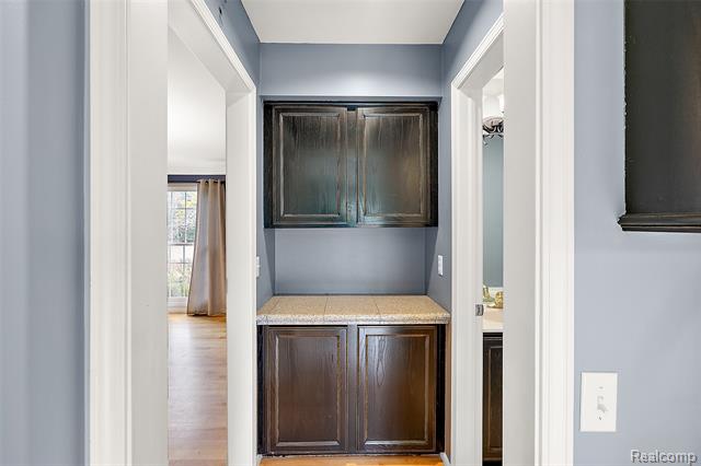 Builiding view nine for 5699 Applegrove, West Bloomfield, MI. 48324