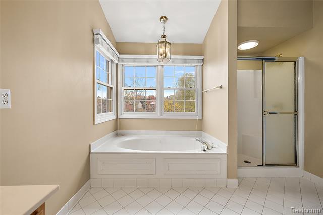 Builiding view nineteen for 5699 Applegrove, West Bloomfield, MI. 48324