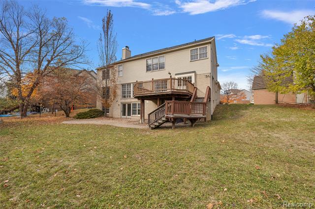 Builiding view thirty nine for 5699 Applegrove, West Bloomfield, MI. 48324