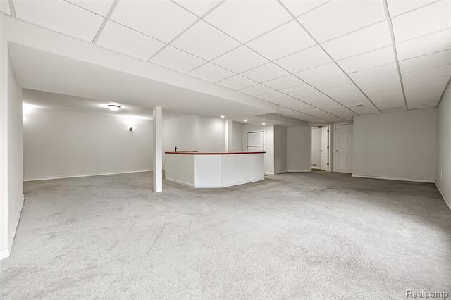 Builiding view thirty for 5699 Applegrove, West Bloomfield, MI. 48324