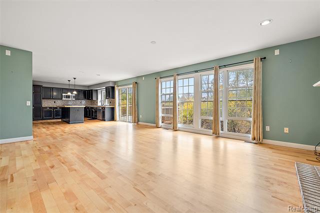 Builiding view three for 5699 Applegrove, West Bloomfield, MI. 48324