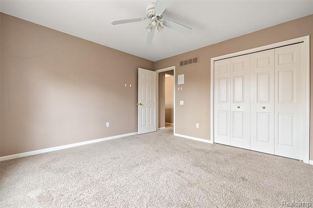 Builiding view twenty eight for 5699 Applegrove, West Bloomfield, MI. 48324