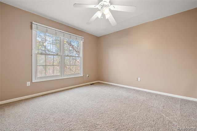 Builiding view twenty five for 5699 Applegrove, West Bloomfield, MI. 48324