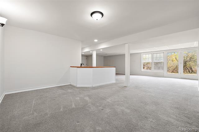 Builiding view twenty nine for 5699 Applegrove, West Bloomfield, MI. 48324