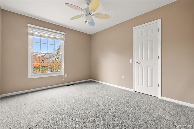 Builiding view twenty one for 5699 Applegrove, West Bloomfield, MI. 48324