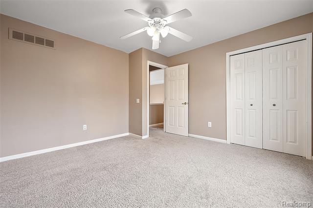 Builiding view twenty six for 5699 Applegrove, West Bloomfield, MI. 48324