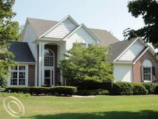 front view for 7304 Ilanaway Dr, West Bloomfield, Mi. 48324