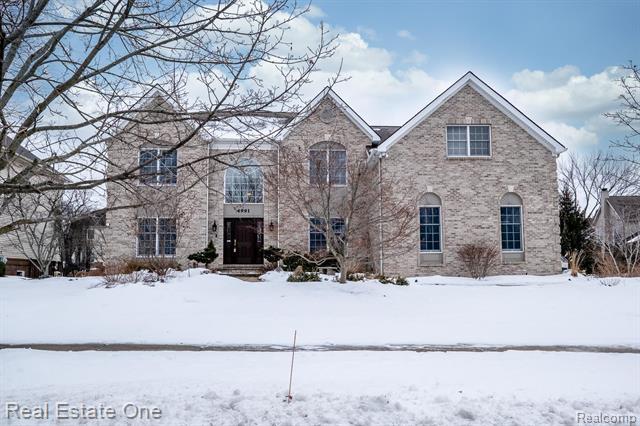 front view for 4991 Knollcrest Ct, Commerce Township, Mi. 48382