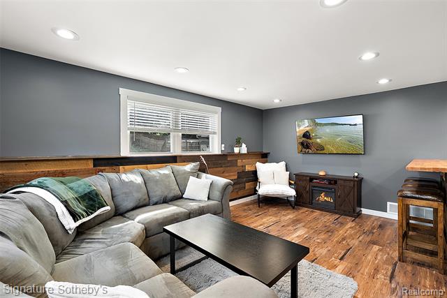 Builiding view eleven for 954 Panorama, Milford, MI. 48381