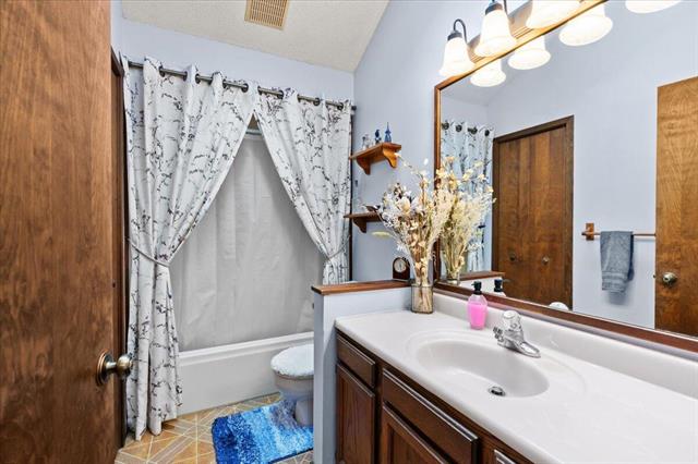 Builiding view eight for 2725 Cooley Lake, Highland, MI. 48356