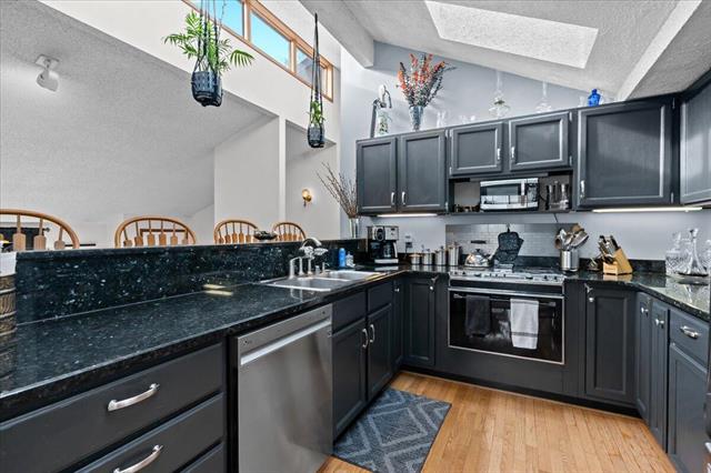 Builiding view eighteen for 2725 Cooley Lake, Highland, MI. 48356