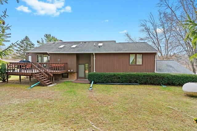 Builiding view thirty one for 2725 Cooley Lake, Highland, MI. 48356