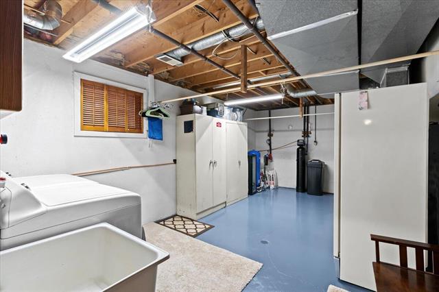 Builiding view twenty six for 2725 Cooley Lake, Highland, MI. 48356