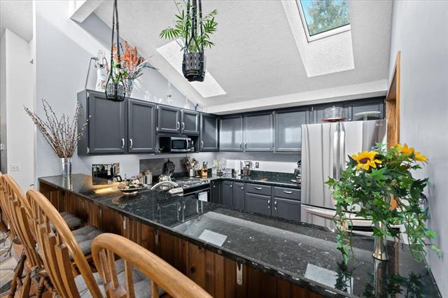 Builiding view twenty for 2725 Cooley Lake, Highland, MI. 48356