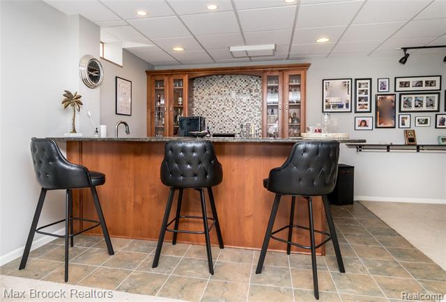 Builiding view fifty eight for 6157 Lochmore, Commerce Township, MI. 48382