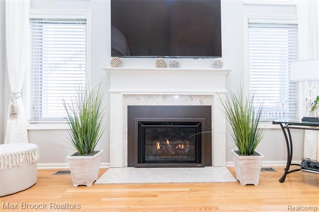 Builiding view nineteen for 6157 Lochmore, Commerce Township, MI. 48382