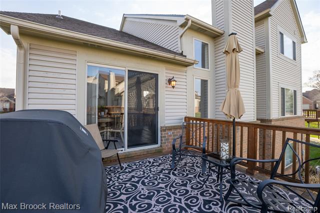 Builiding view sixty eight for 6157 Lochmore, Commerce Township, MI. 48382